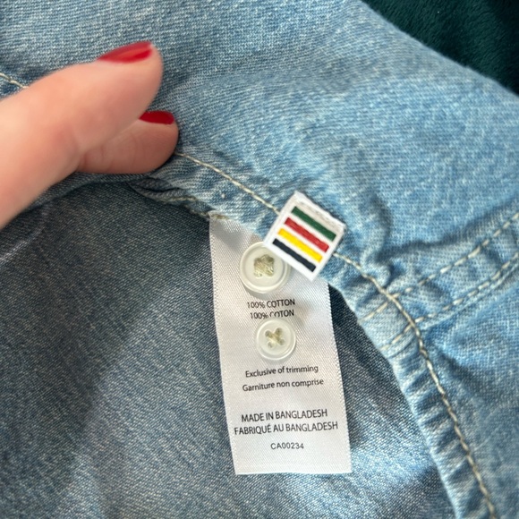 Hudson’s Bay Team Canada Patch Jean Shirt - Picture 4 of 4